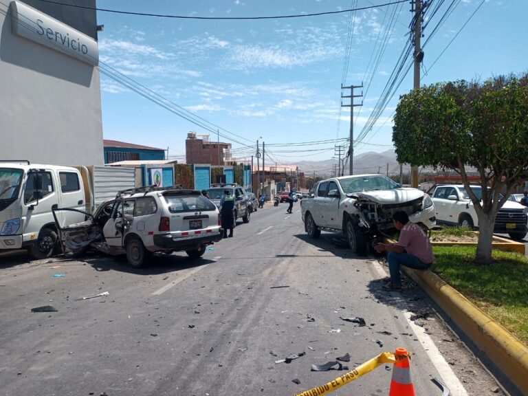 Choque vehicular deja un adulto mayor herido