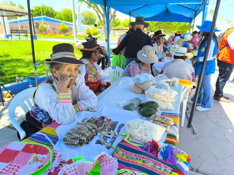 Municipalidad de San Antonio realizó feria “Saberes Productivos” con participación de adultos mayores