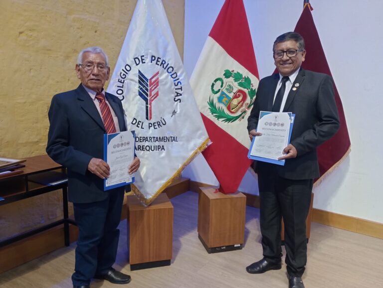 Butaca 13: Distinguen a periodistas mollendinos en Arequipa