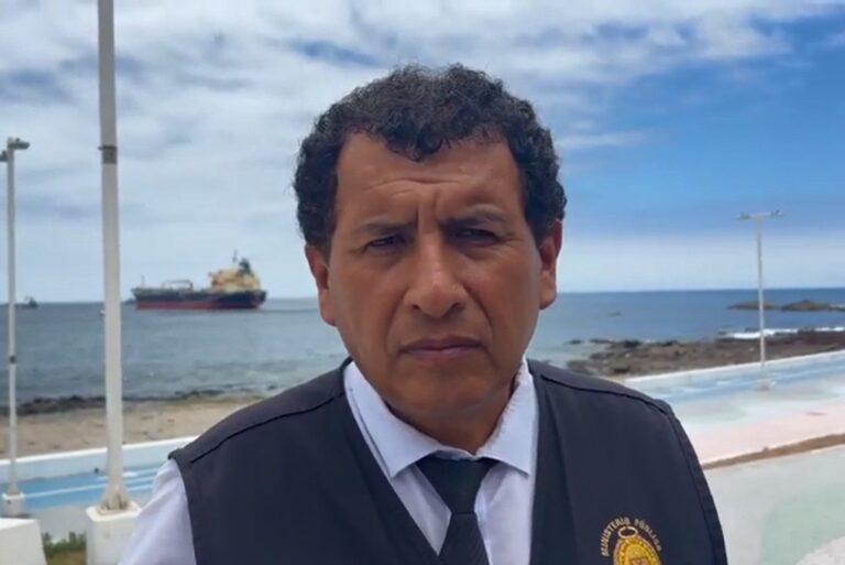 Realizan simulacro de derrame de combustible frente a la playa El Diablo en Ilo