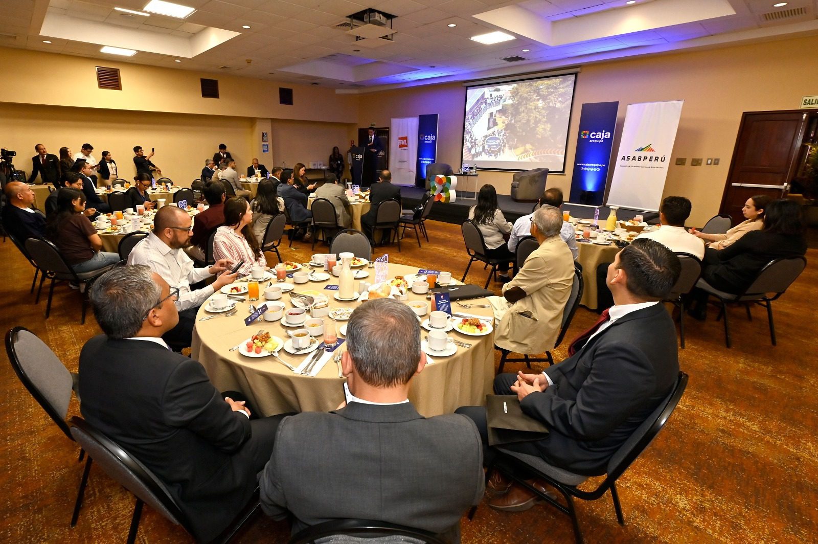 Arequipa se consolida como centro económico del sur con el Arequipa Summit 2025 1 Caja Arequipa Arequipa Summit 2025 29102025 2 La Prensa Regional