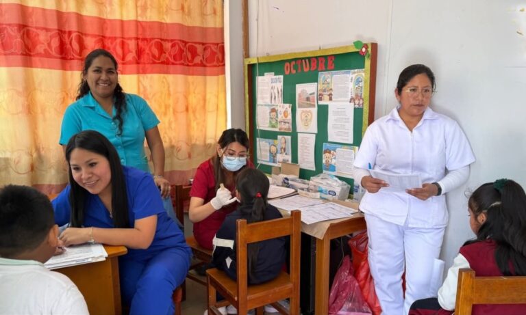 Campaña de salud beneficia a estudiantes de la I.E. “Cristo Rey” de Cocachacra