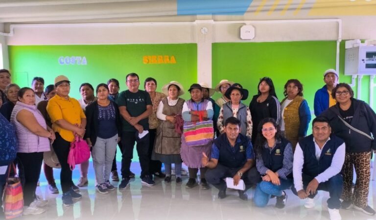 Capacitan a comerciantes de San Camilo A-7 sobre formalización y seguridad