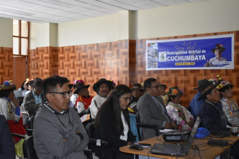 Cuchumbaya presenta avances en obras de saneamiento y desarrollo social