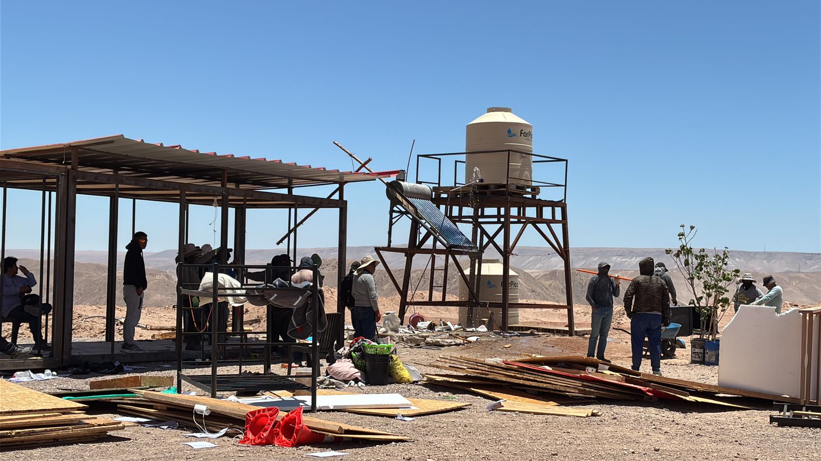 Procuraduría del GORE Moquegua desalojó a Tower and Tower 2 Desalojo a Huatipuka por el GORE Moquegua 28102025 6 La Prensa Regional