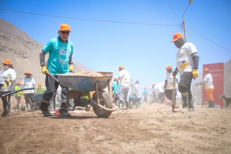 Voluntarios rehabilitan local comunal en El Carrizal