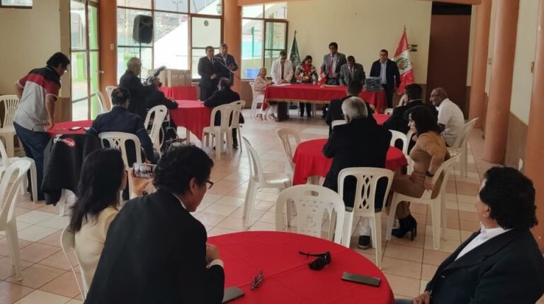 Periodistas de Mollendo celebran su día con reconocimientos y camaradería