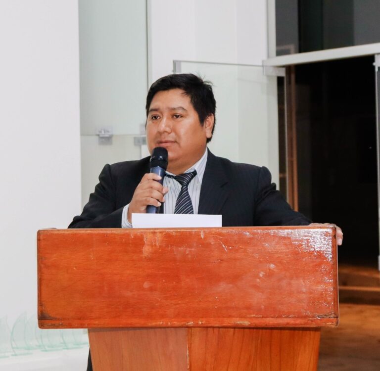 Un viaje lírico hacia los latidos en el horizonte de Mejía