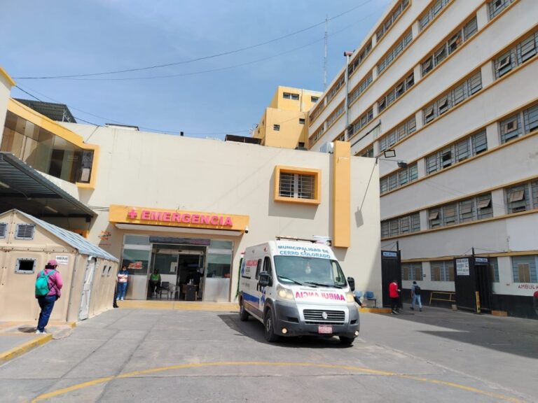 Técnico que instalaba internet quedó grave tras descarga eléctrica 