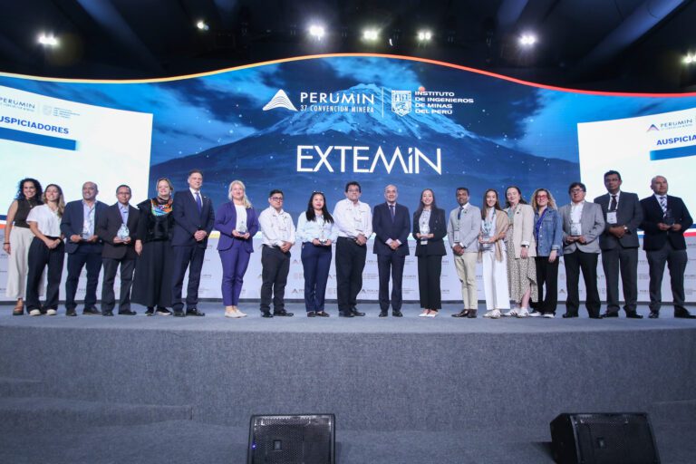 Diez empresas fueron premiadas en la Exhibición Tecnológica Minera de PERUMIN 37