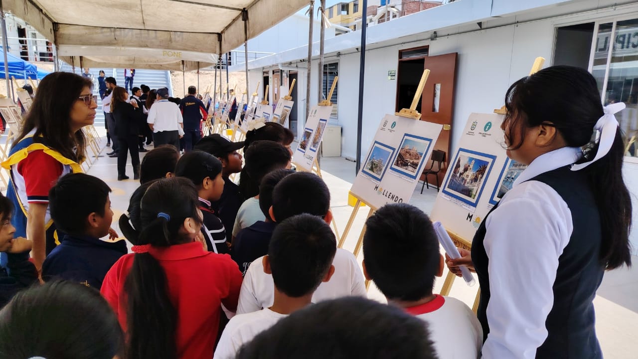 Presentan exposición fotográfica de Mollendo en el colegio Mariátegui 1 Exposicion fotografica IE Jose Carlos Mariategui Mollendo 30102025 2 La Prensa Regional