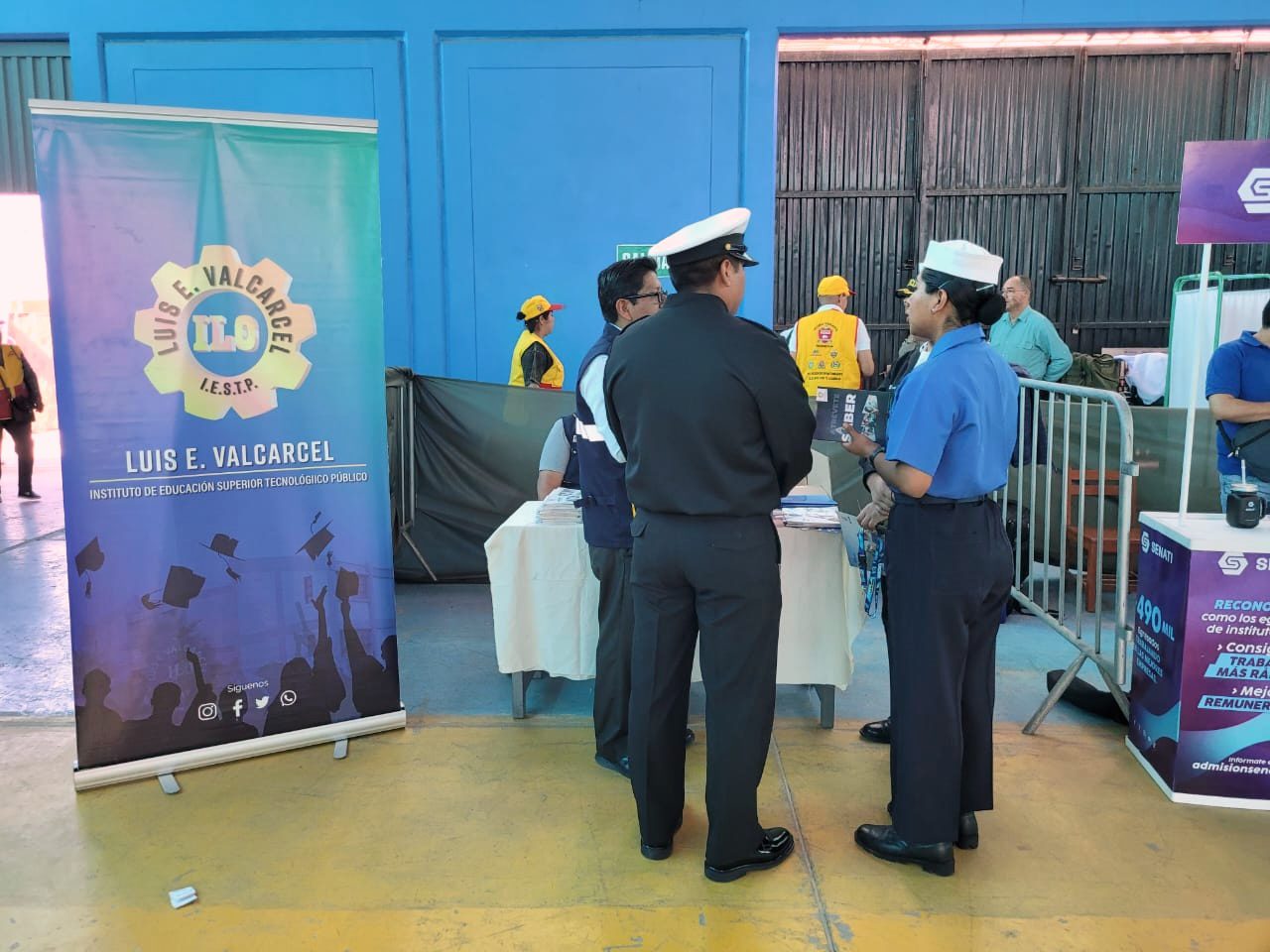 Región Policial Moquegua realizó feria vocacional y acción cívica en Ilo 1 Feria vocacional de la Policia Nacional 24102025 2 La Prensa Regional