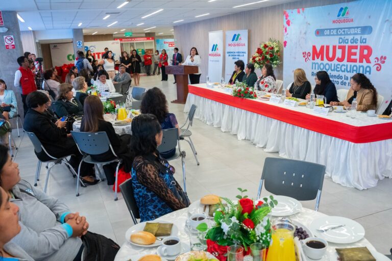 Conmemoraron el Día de la Mujer Moqueguana con ceremonia y reconocimiento