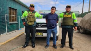 Intervienen camioneta con 51 kilos de droga en puesto de control de SENASA  2 Intervencion PNP camioneta Toyota HiLux BCE 809 conductor Santos Arotinco Anchayhua 25102025 2 La Prensa Regional