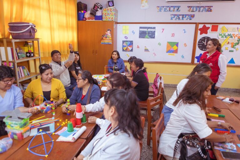 Más de 600 maestros de primaria fortalecen sus competencias pedagógicas