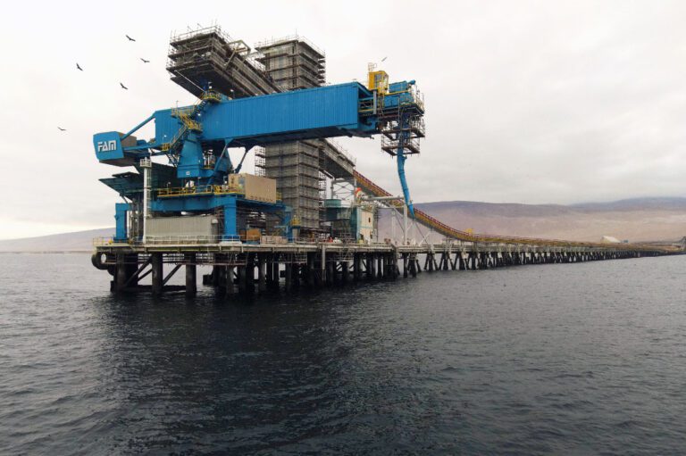 Ventas de Southern Peru y Quellaveco lideran exportaciones mineras a agosto de 2025