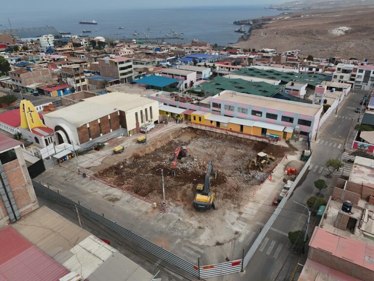 Inician demolición del antiguo C. S. Matarani para nueva obra