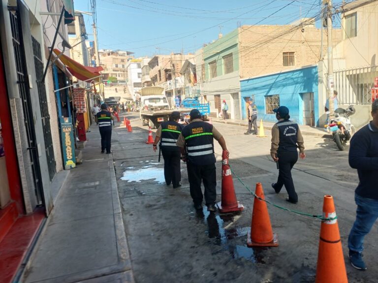 Municipalidad de Mariscal Nieto libera vía en alrededores del Mercado Central