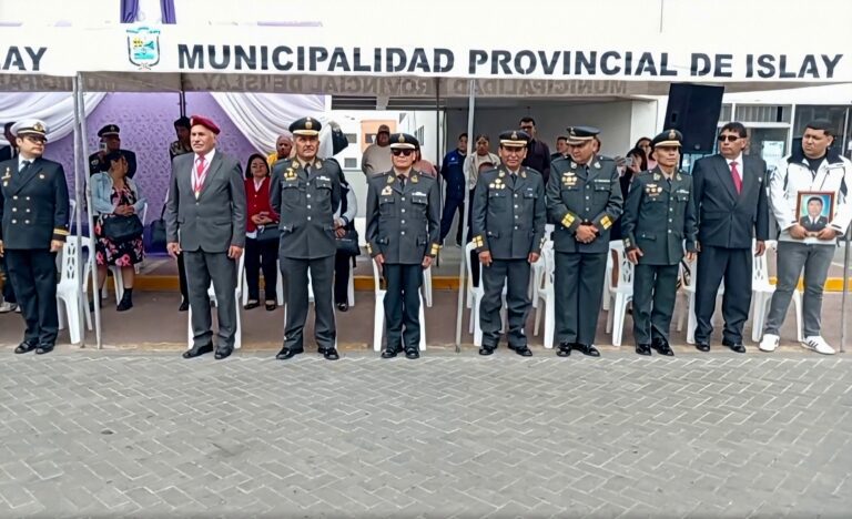 Efectivos policiales de Mollendo pasaron al retiro en emotiva ceremonia
