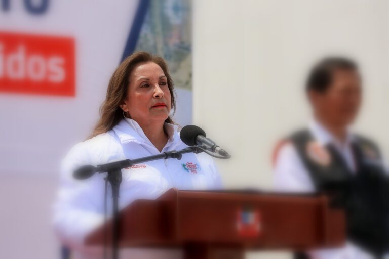 Dina Boluarte con las horas contadas