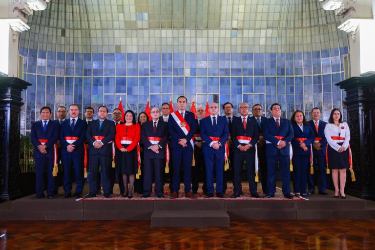 Presidente Jerí tomó juramento a nuevo Gabinete Ministerial