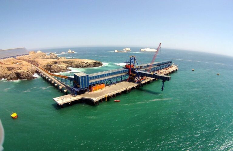 Puerto Matarani va a hub