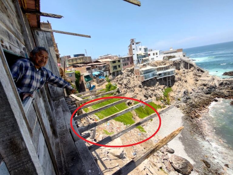 Vecinos exigen limpieza: basura y desagües afectan acantilado del baño Cura