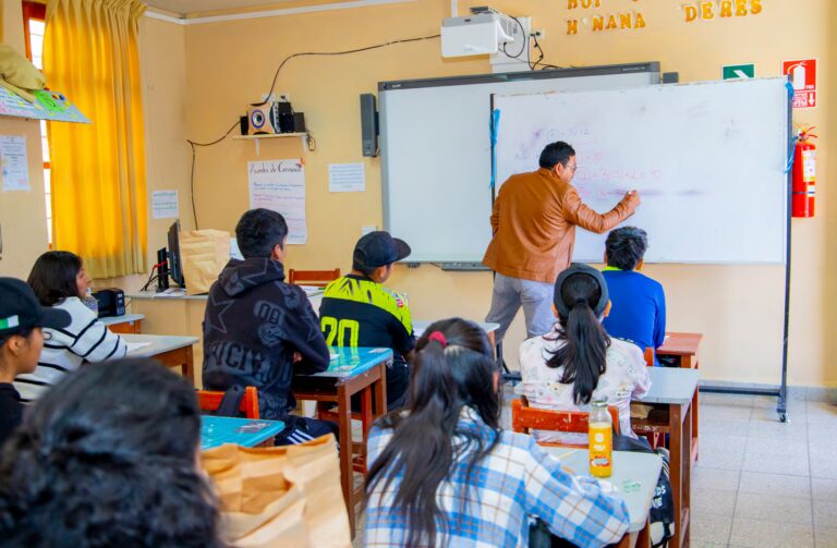 Southern Peru continúa fortaleciendo la educación preuniversitaria en Torata y Yacango