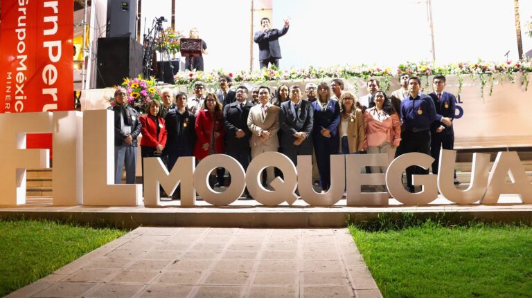 Feria Internacional del Libro de Moquegua 2025 reúne a miles de visitantes
