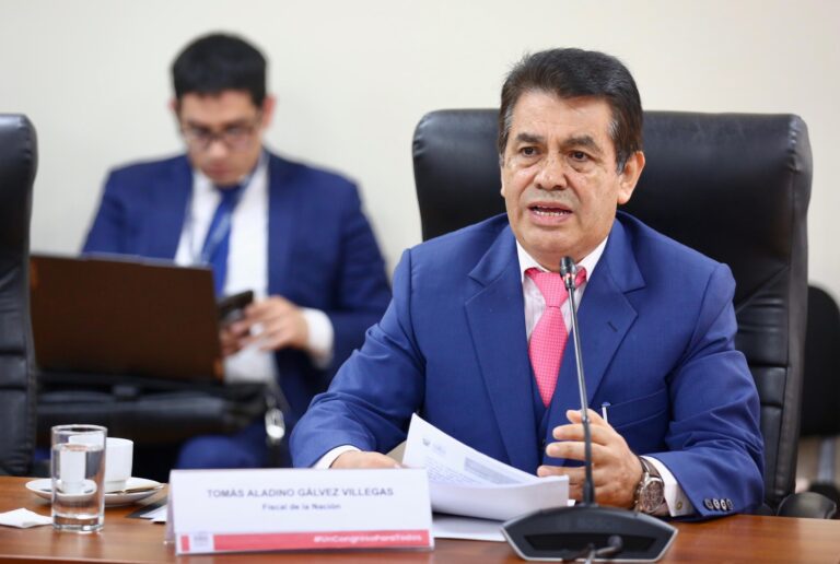 Tomás Gálvez, ¡sácalos!, por favor