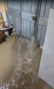 Tuberia matriz de la EPS Ilo colapsa e inunda viviendas en Alto Ilo 11102025 1 La Prensa Regional