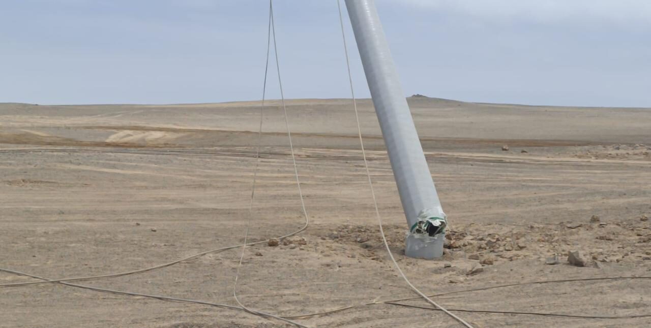 Volquete derriba poste y causa corte de energia en sectores de Ilo 18102025 3 e1760841454195 La Prensa Regional