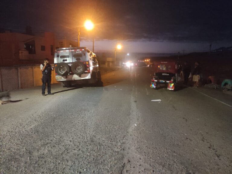 Violento choque entre mototaxi y vehículo blindado deja cuatro heridos en Mollendo