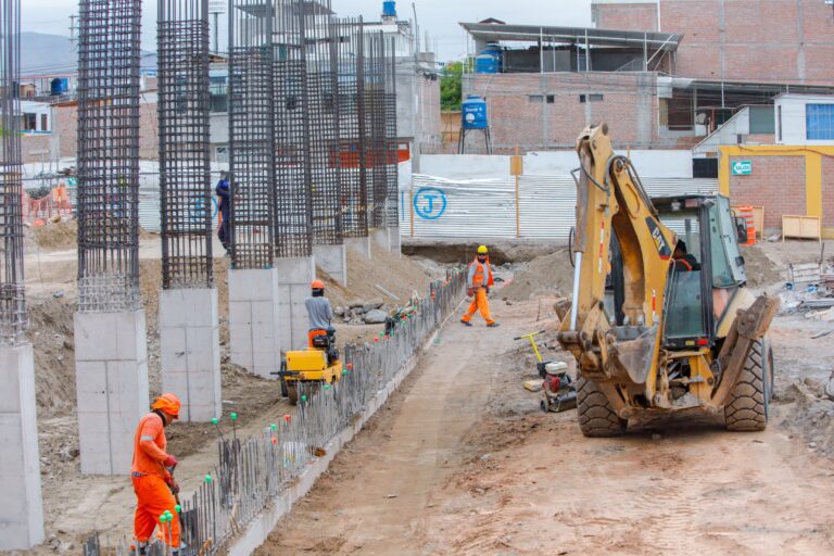 Obra del colegio Mariátegui avanza al 18 % de ejecución