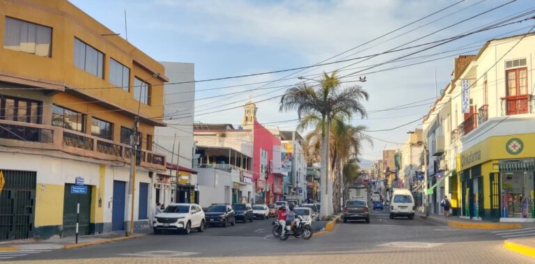 Destacan incremento de aperturas comerciales en Mollendo