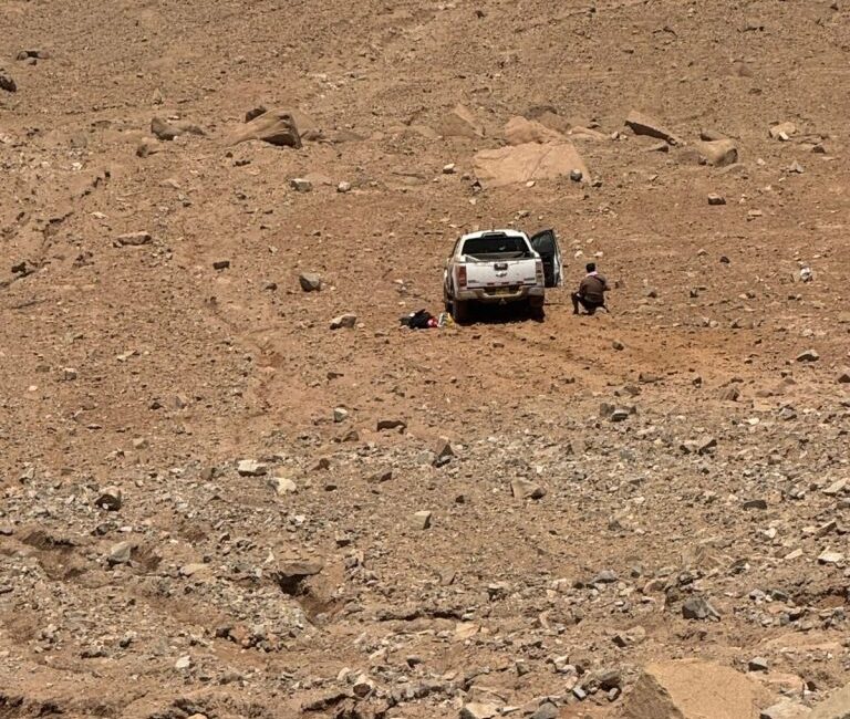Costanera Norte de Ilo: Dos sobreviven tras caída de camioneta a un barranco 