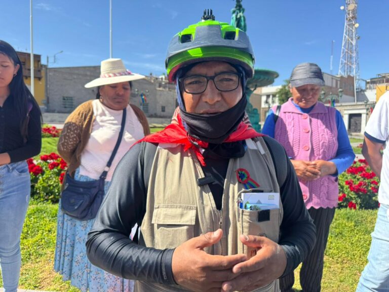 Biólogo moqueguano pedalea hasta Lima para exigir la remediación del río Coralaque