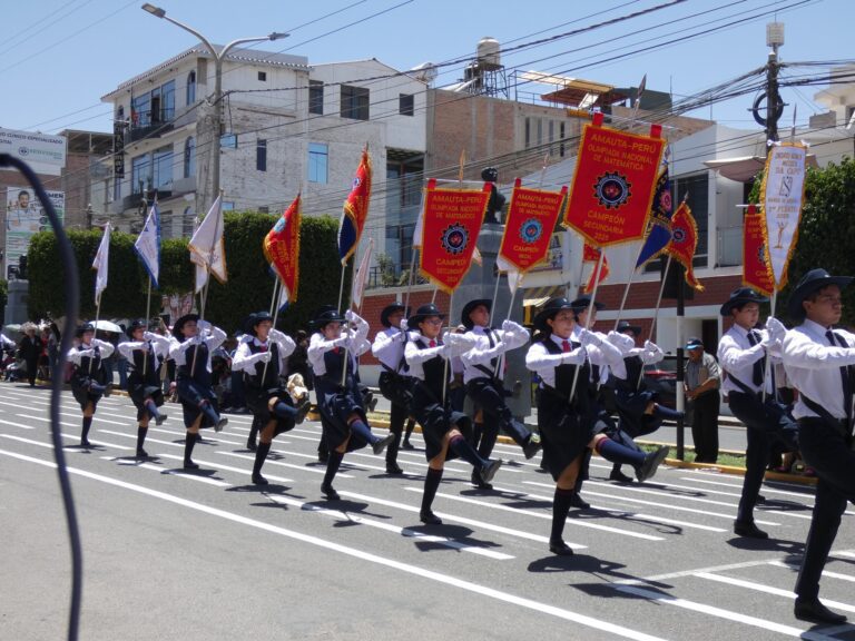39 colegios participaron en el Concurso del desfile escolar por aniversario de Moquegua
