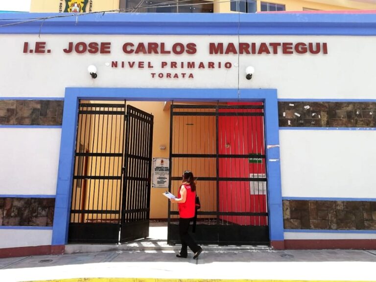Colegio José Carlos Mariátegui exige respuestas a demandas ante el municipio de Torata