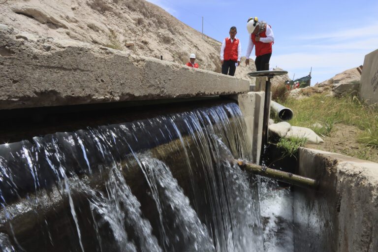 Contraloría verifica calidad de agua potable ante presunta contaminación en Moquegua