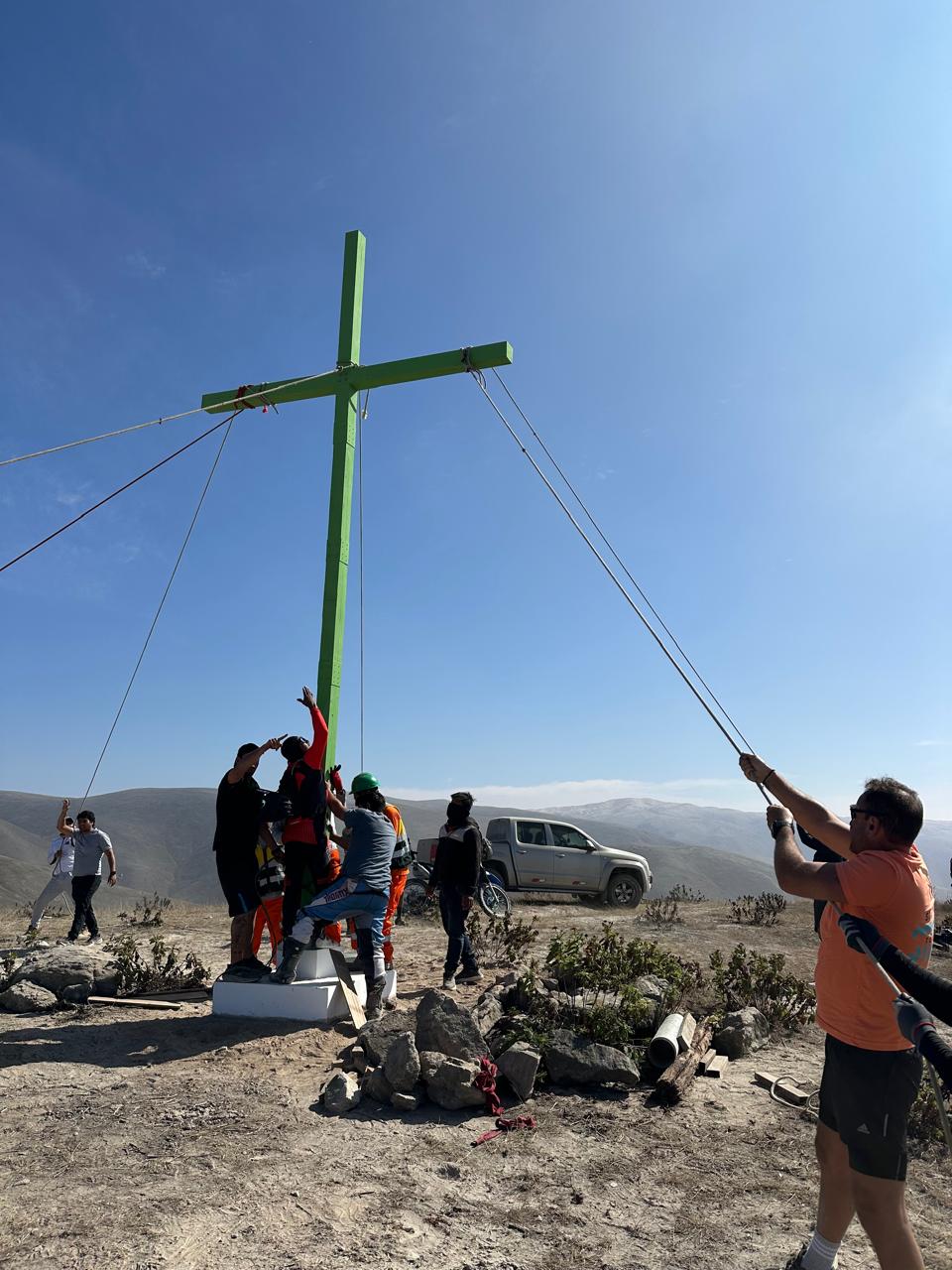 Mollendinos reinstalan la Cruz de Palo tras trabajos de mantenimiento 2 Cruz de Palo reinstalacion Tisur 14112025 1 La Prensa Regional