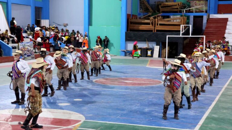 Encuentro de danzas patrimoniales en Omate