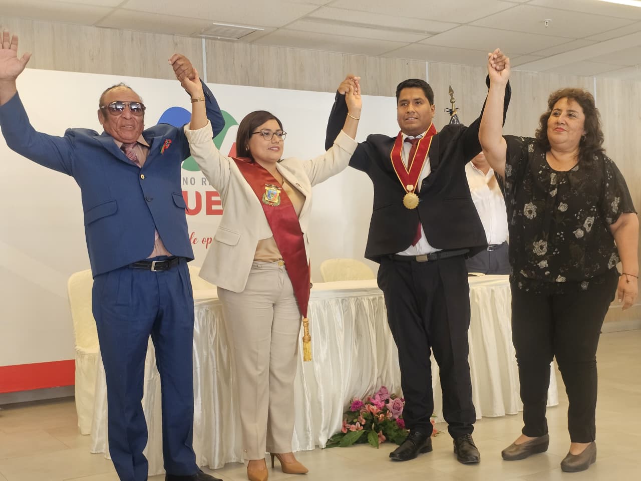 Reciben credenciales: nuevo vicegobernador y consejero juramentaron en Moquegua 2 Juramentacion del nuevo vicegobernador y consejero regional del GORE Moquegua 06112025 3 La Prensa Regional