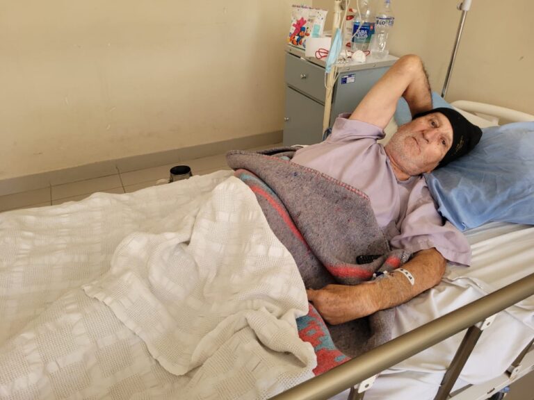 Adulto mayor permanece más de dos semanas en hospital sin ser recogido