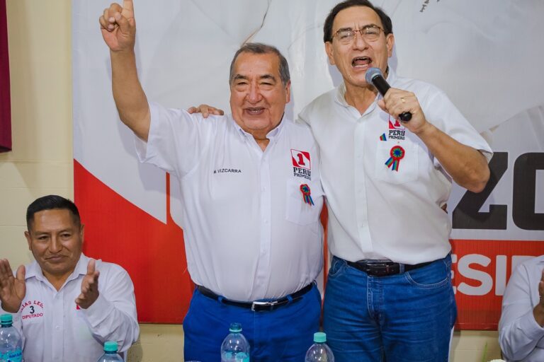 Trinquetes Políticos: Vizcarra, «con guitarra y con cajón” ….