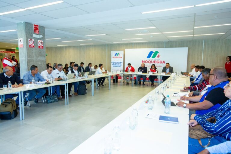 Autoridades definen acciones para enfrentar contaminación del río Coralaque