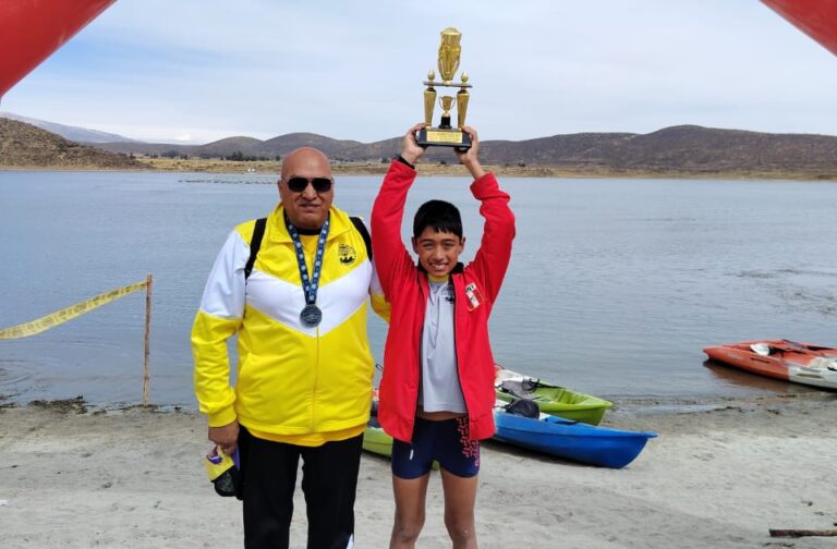 Nadadores mollendinos destacan en el Desafío Uzuña 2025