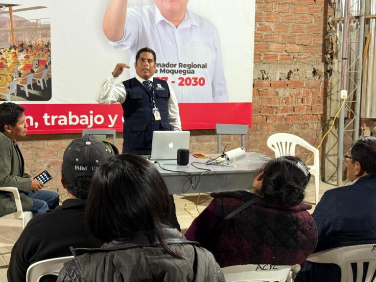 ONPE brinda sesiones informativas a seis organizaciones políticas en Moquegua