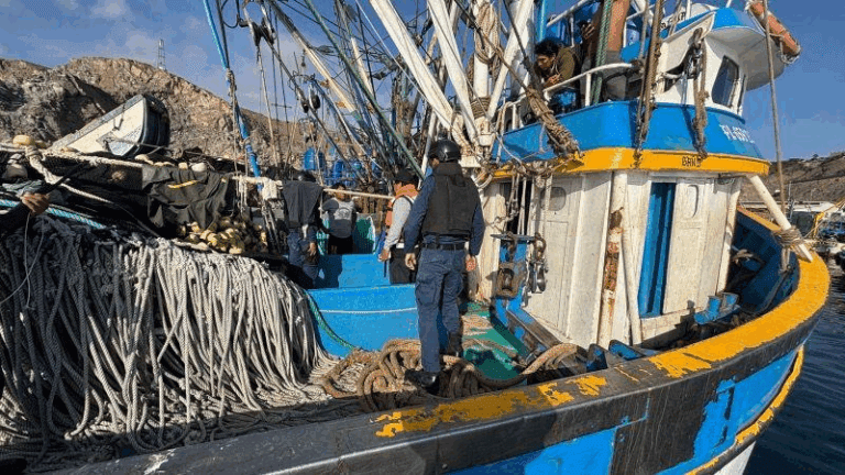 Intervienen embarcación con seis toneladas de bonito en Matarani
