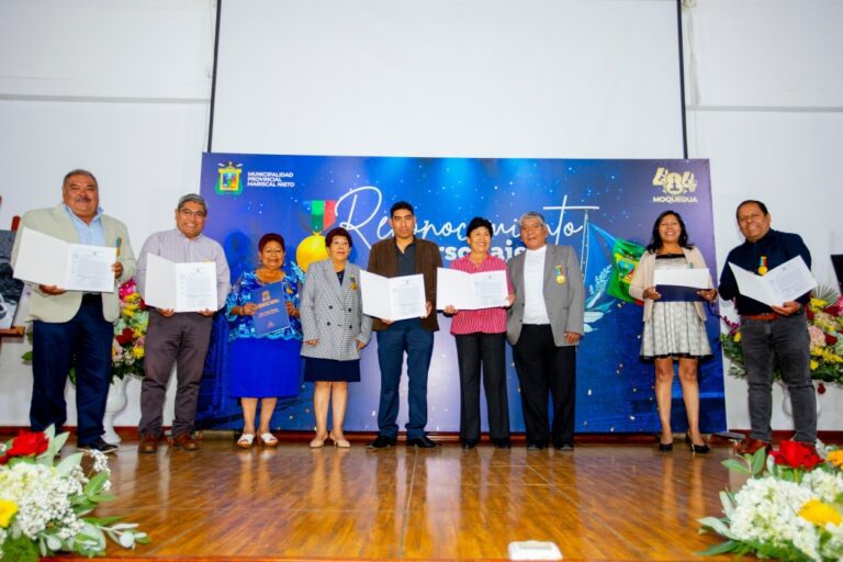 Reconocen a ciudadanos e instituciones destacadas por su aporte a Moquegua